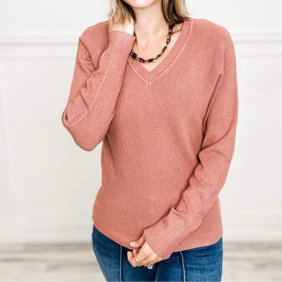 NEW Soft Luxurious Ribbed V-Neck Women Sweater 1XL Muted Peachy Rose - Picture 2 of 5